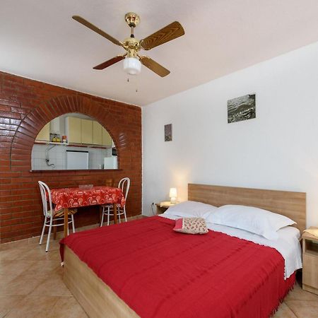 Apartments Mihaela Трогир Экстерьер фото