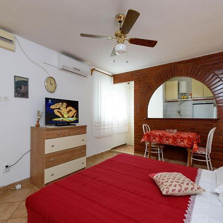 Apartments Mihaela Трогир Экстерьер фото