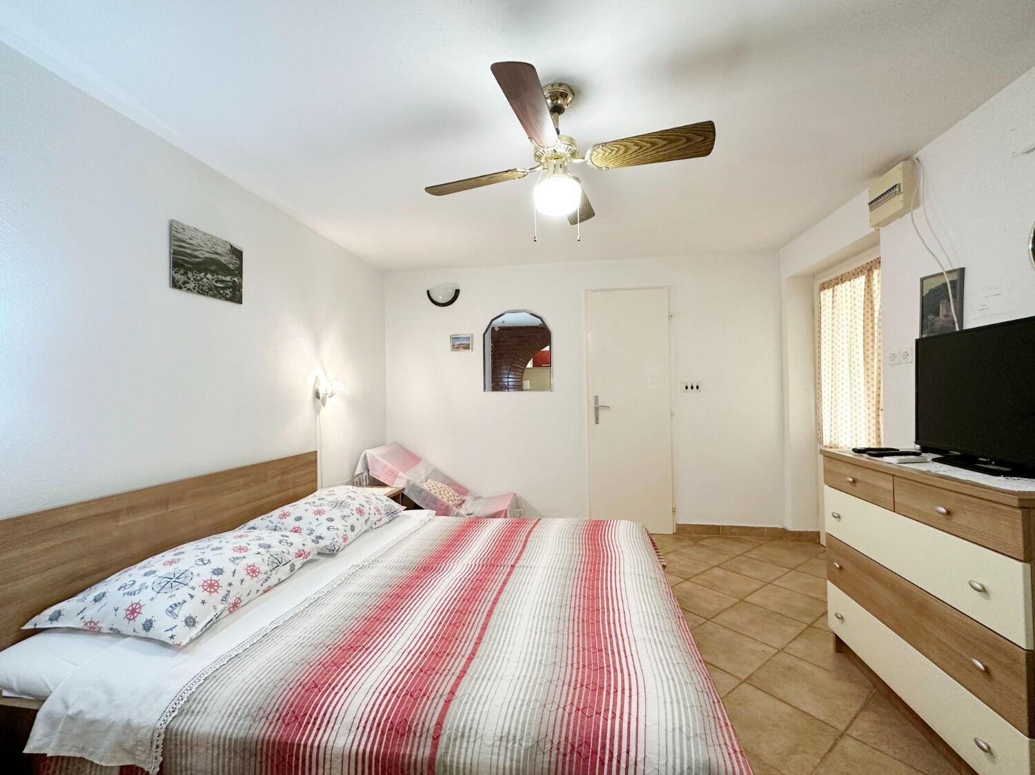 Apartments Mihaela Трогир Экстерьер фото