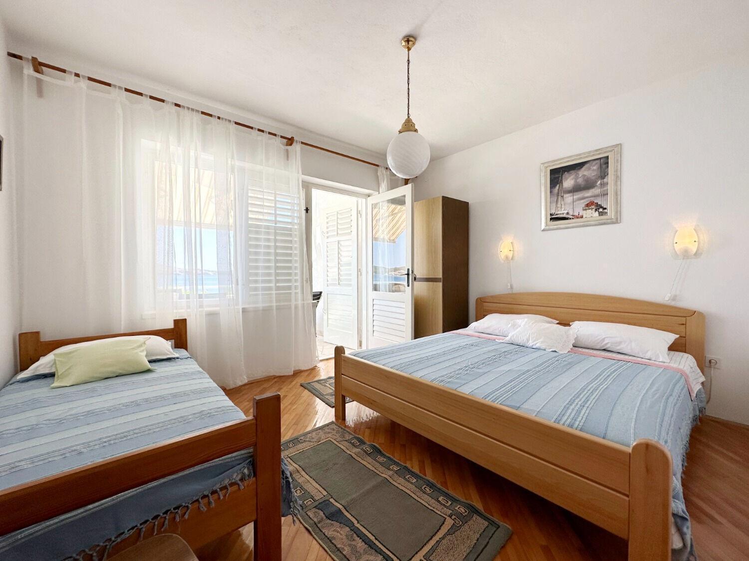Apartments Mihaela Трогир Экстерьер фото