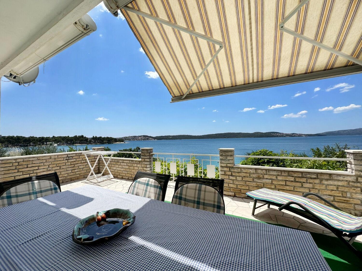 Apartments Mihaela Трогир Экстерьер фото