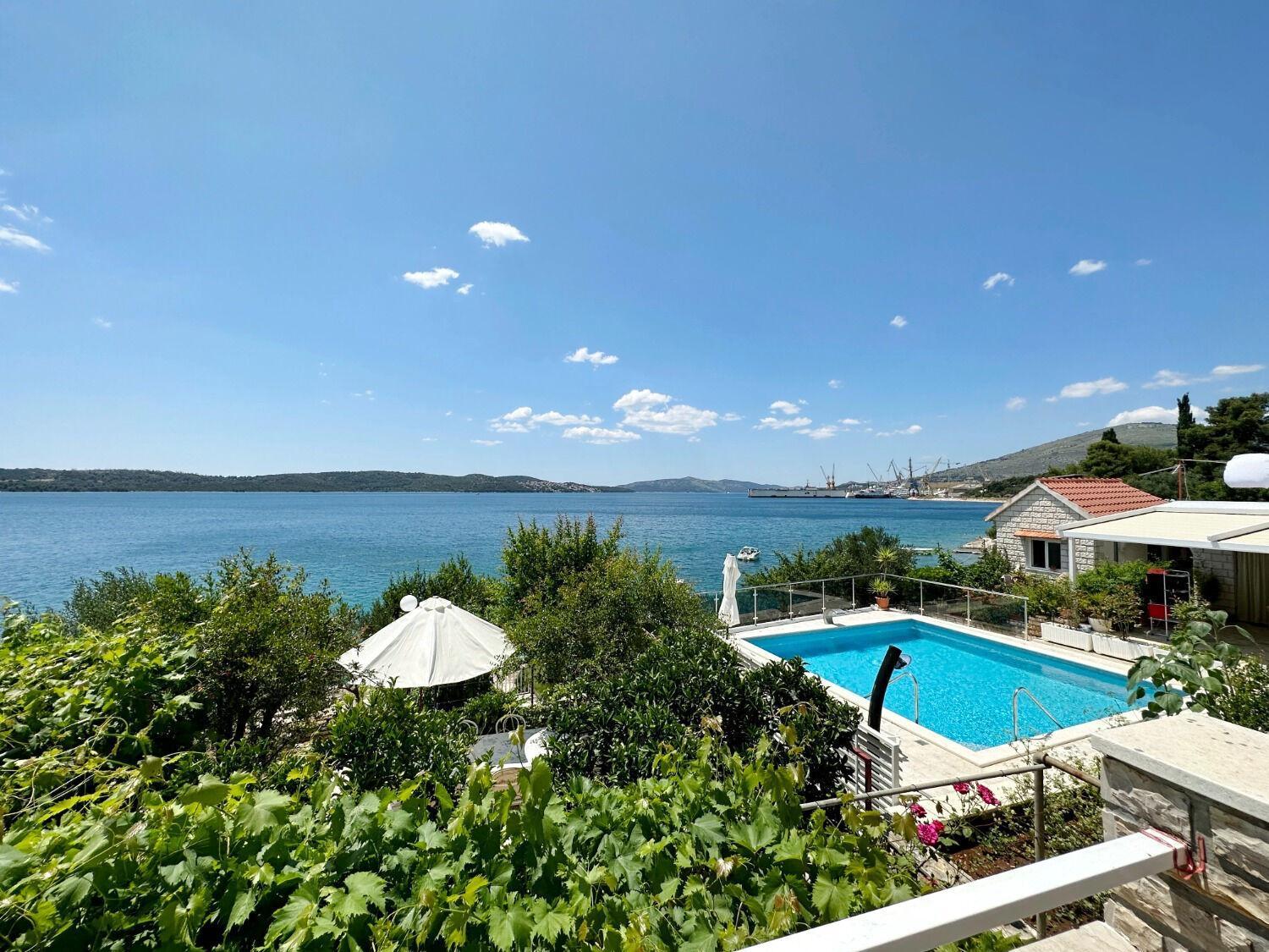 Apartments Mihaela Трогир Экстерьер фото
