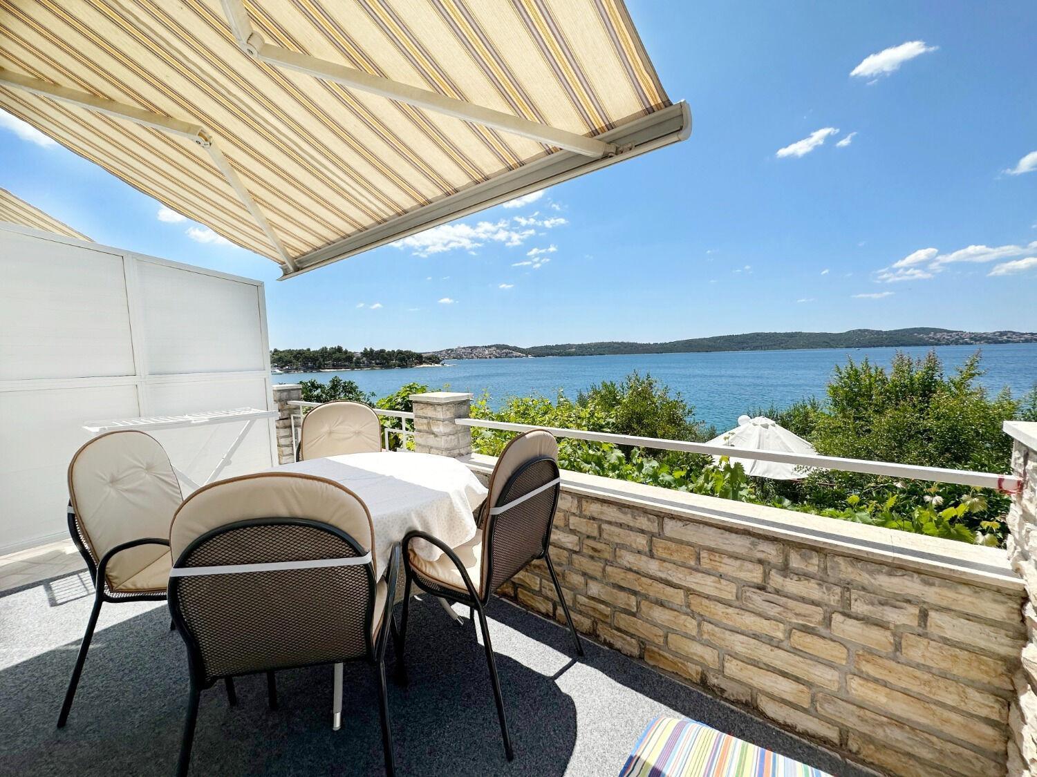 Apartments Mihaela Трогир Экстерьер фото