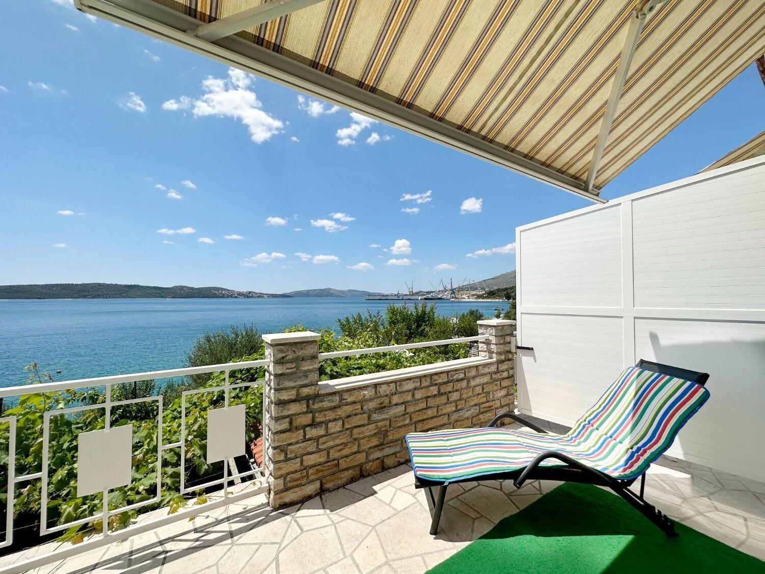 Apartments Mihaela Трогир Экстерьер фото