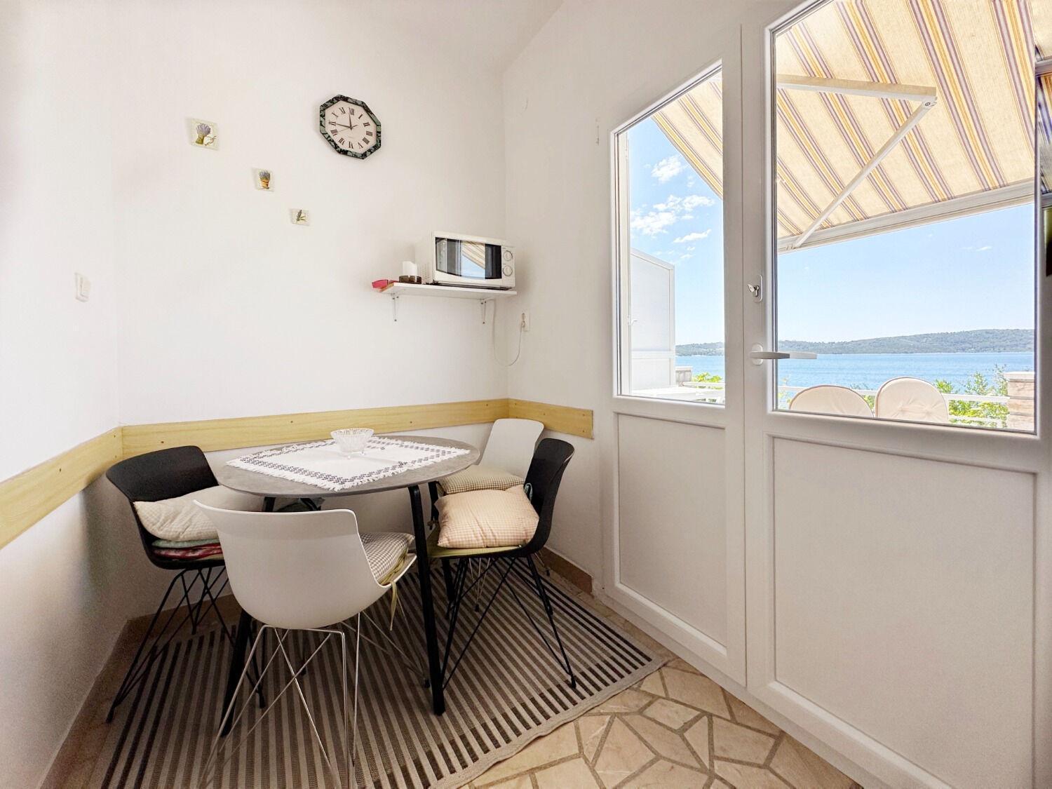 Apartments Mihaela Трогир Экстерьер фото